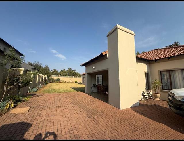 4 BEDROOM HOUSE FOR SALE IN MIDFIELD ESTATE